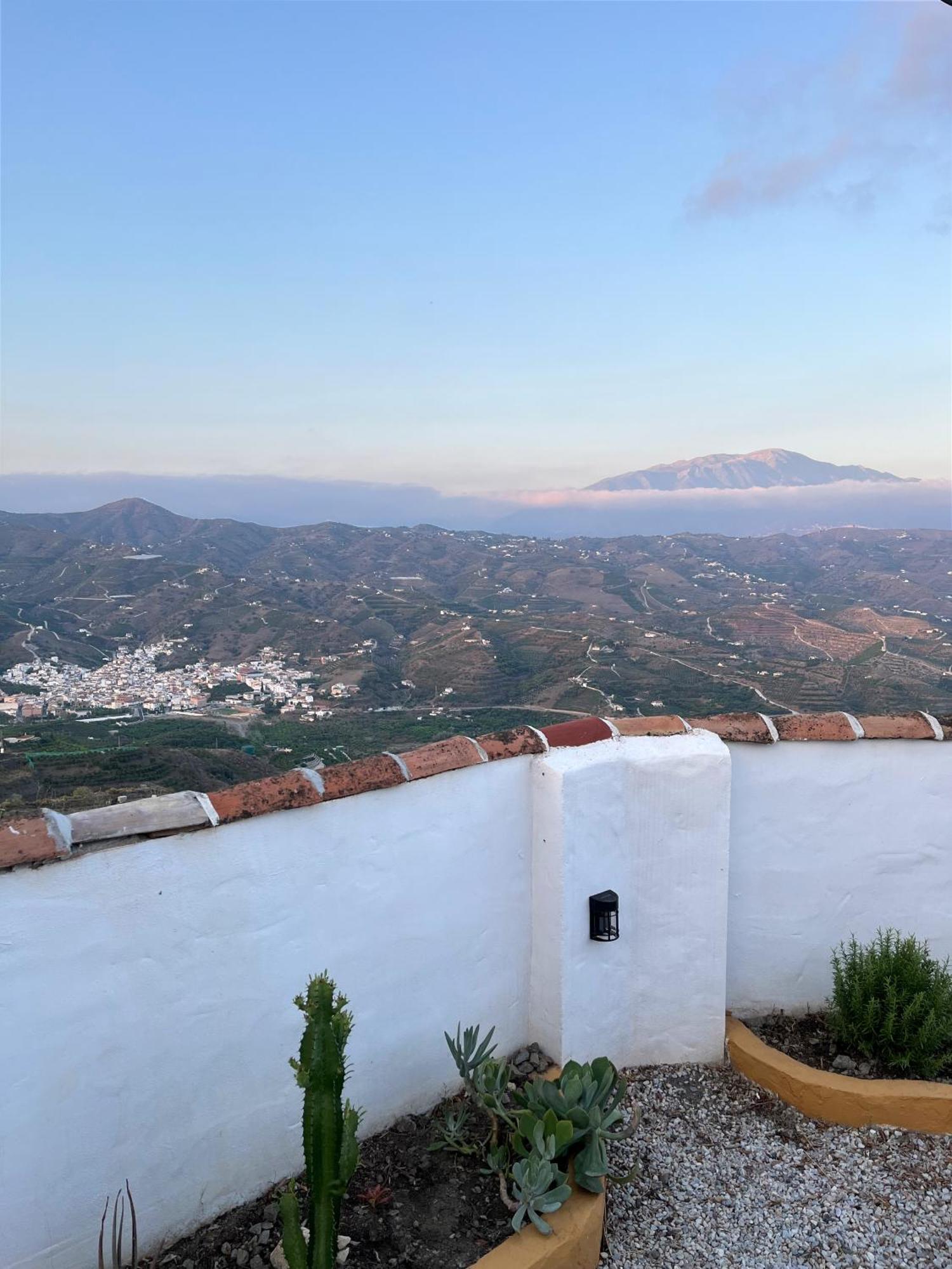 Vila Casa Del Burro Perezoso Almáchar Exteriér fotografie